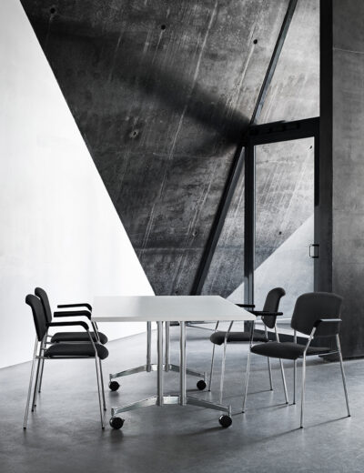 Magnus Olesen, Contact