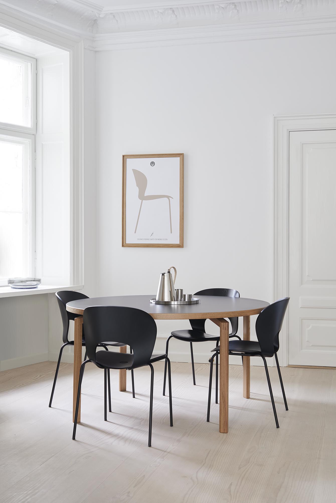 Mix table with Ø chair