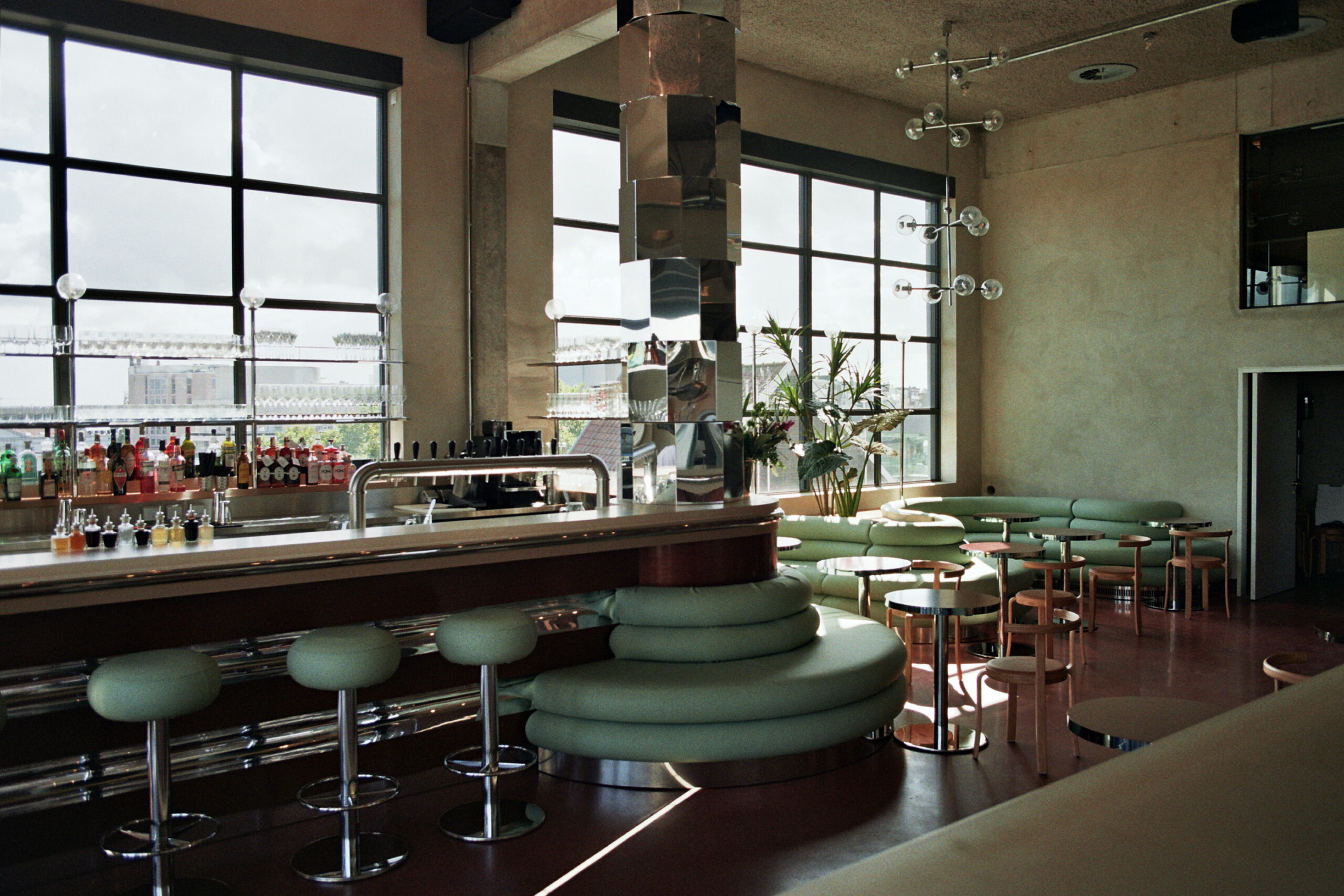 Magnus Olesen 8000 series chair